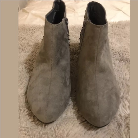 Forever 21 Suede Ankle Booties - Picture 4 of 6
